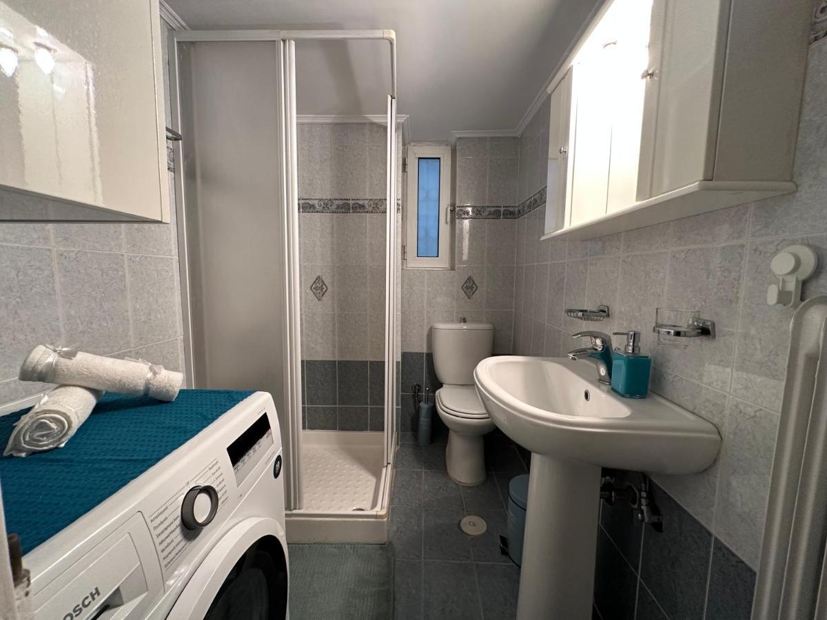 Cozy Apartment Near The City Center And Beaches アテネ エクステリア 写真